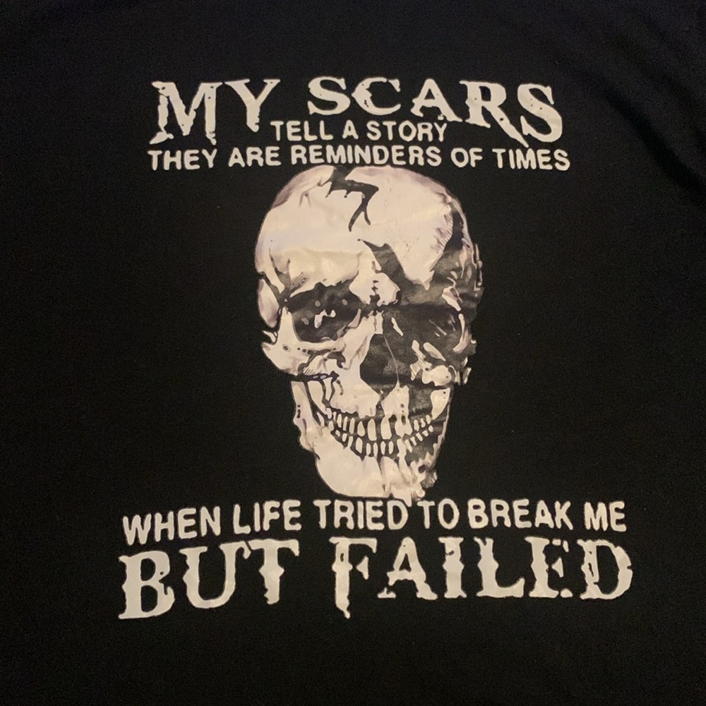 Small SHEIN Graphic Tee Shirt black with skull - Picture 2 of 3